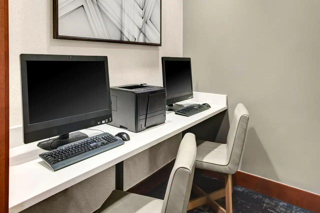 אורורה Hyatt Place Denver Airport מראה חיצוני תמונה