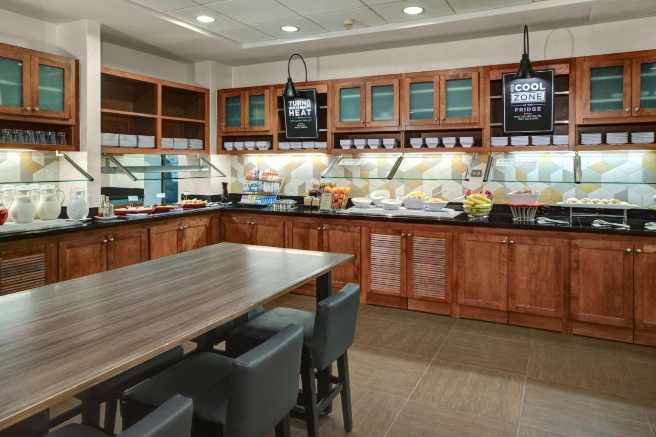 אורורה Hyatt Place Denver Airport מראה חיצוני תמונה
