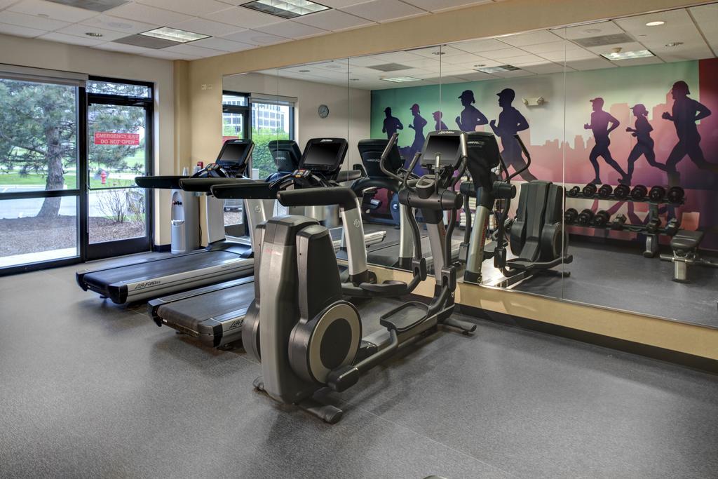 אורורה Hyatt Place Denver Airport מראה חיצוני תמונה