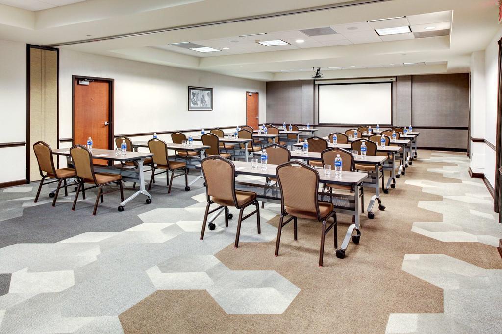 אורורה Hyatt Place Denver Airport מראה חיצוני תמונה