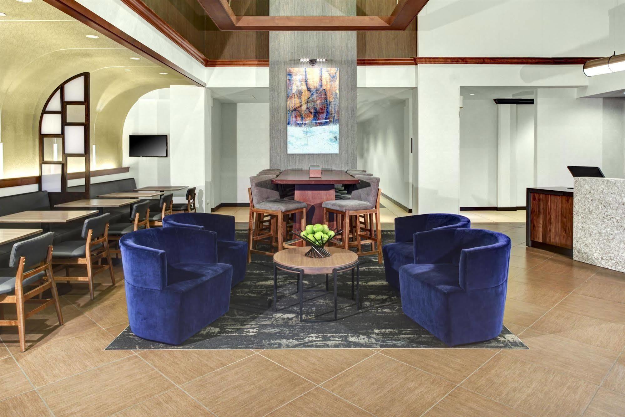 אורורה Hyatt Place Denver Airport מראה חיצוני תמונה