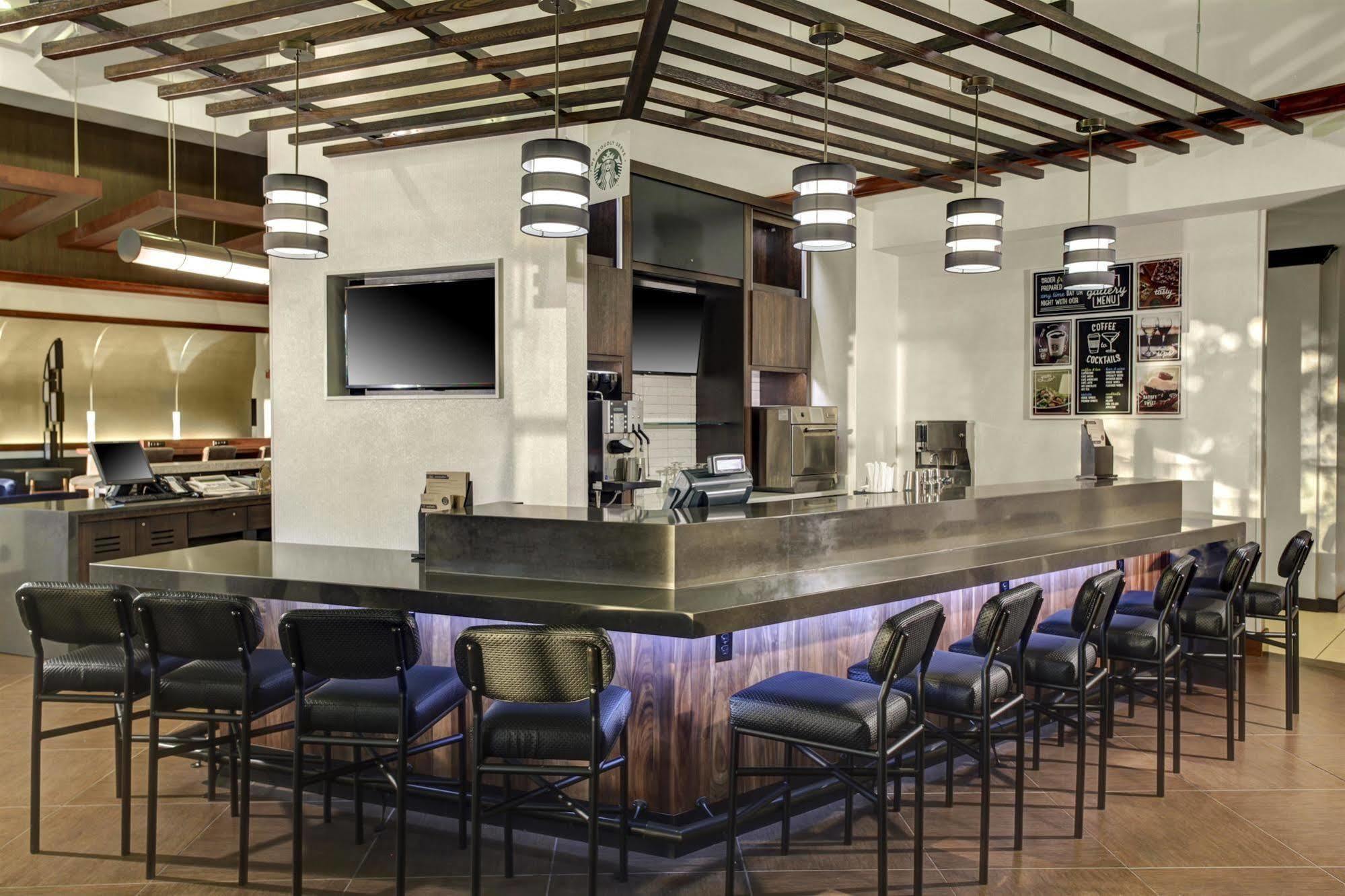 אורורה Hyatt Place Denver Airport מראה חיצוני תמונה