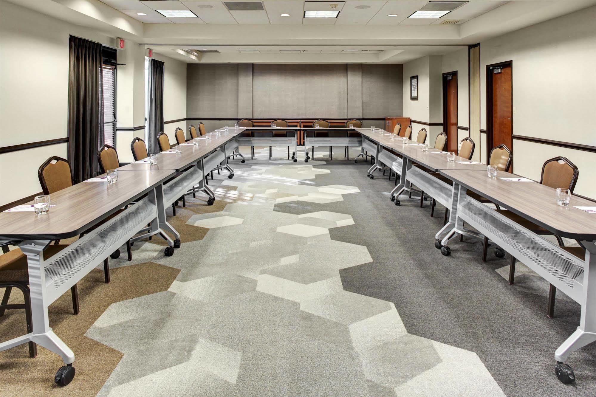 אורורה Hyatt Place Denver Airport מראה חיצוני תמונה