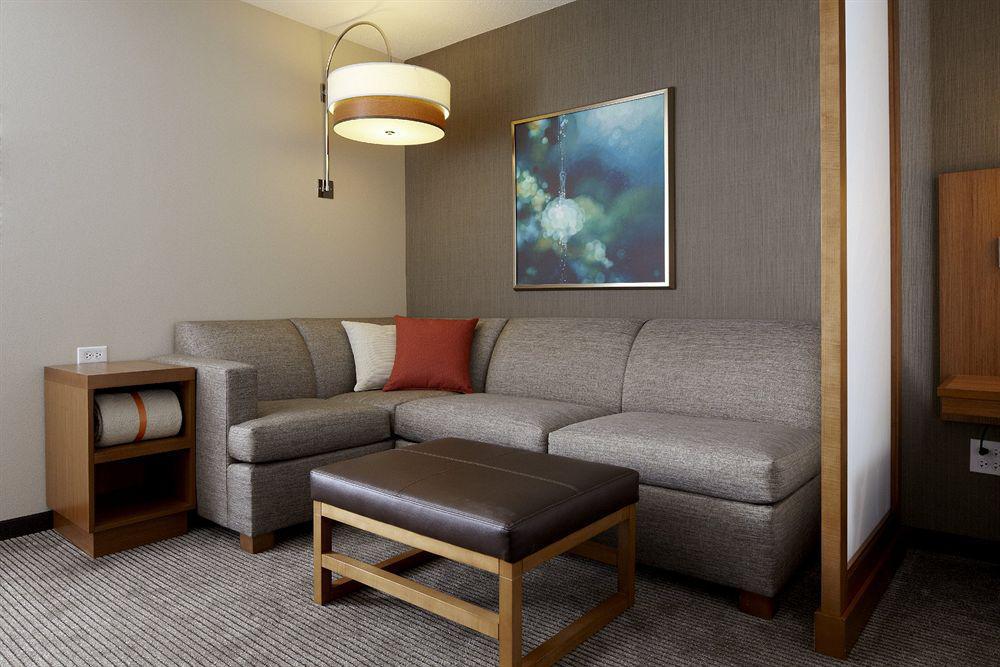 אורורה Hyatt Place Denver Airport מראה חיצוני תמונה